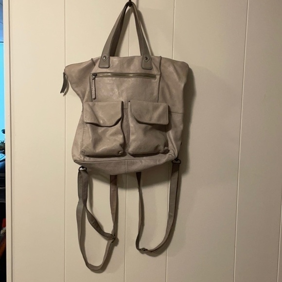 𝅺VILENCIA  💯 Soft Leather Convertible Bag Backpack - Big Beautiful Bag - Picture 2 of 8